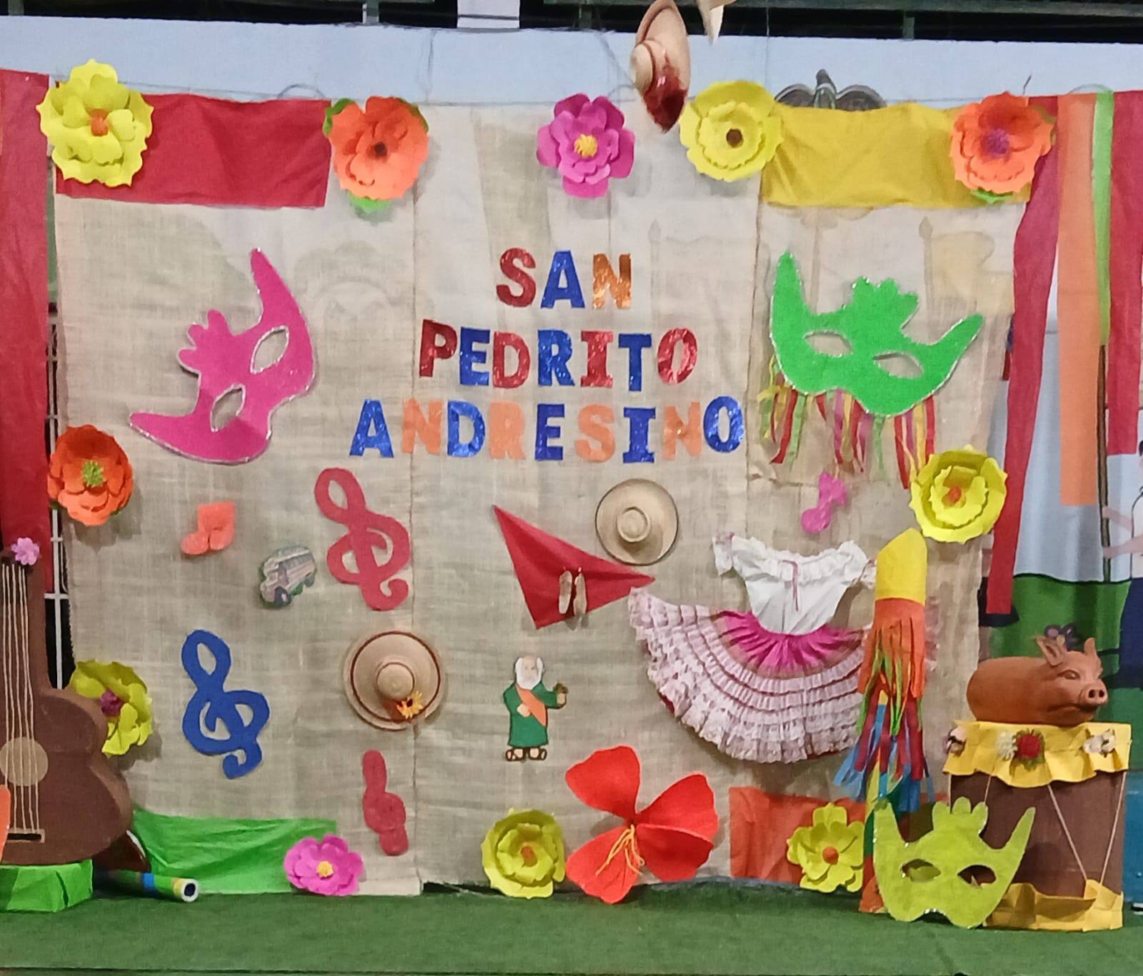 Celebración del festival Sanpedrito - Evento cultural y folclórico del colegio